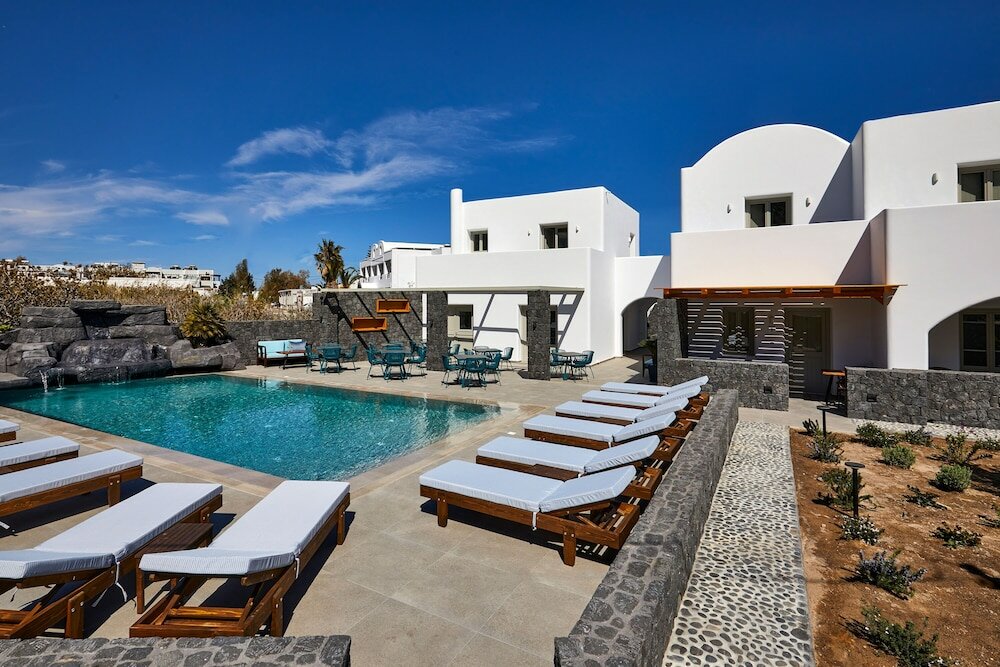 Фото Mountain and Sea Suites