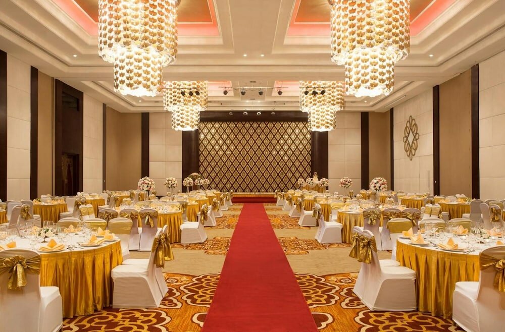 Фото Sedona Hotel Inya Wing