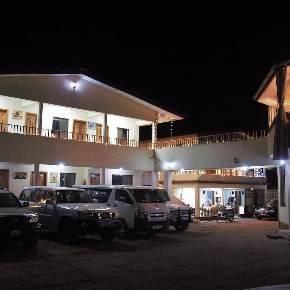 Фото отеля 2