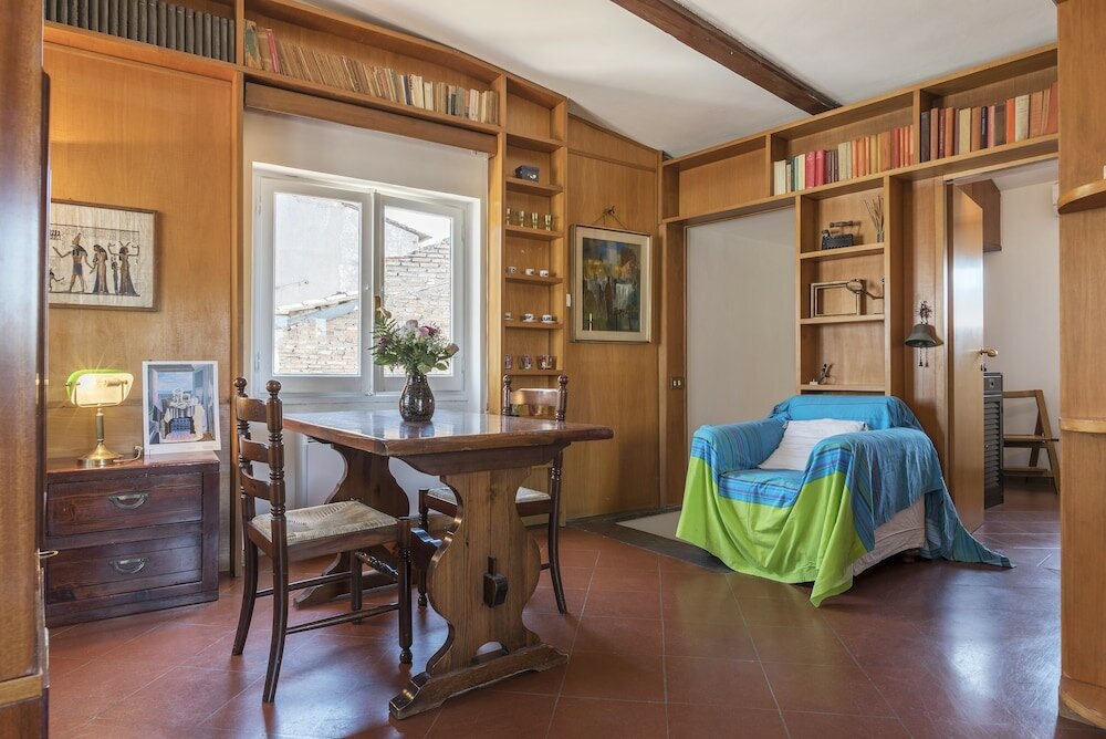 Фото VIA dei Cartari