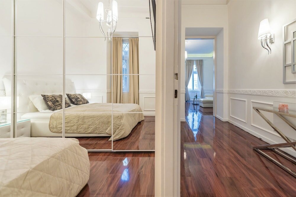 Фото Music Academy Bedroom Suite Café Vian Apartman Kft