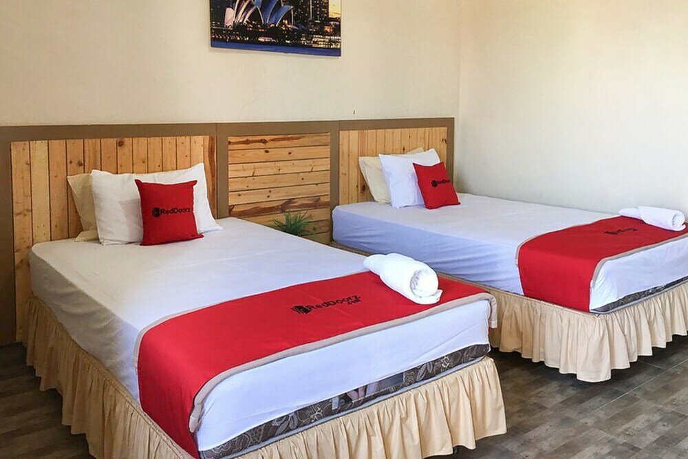 Фото RedDoorz Plus Syariah near Alun Alun Sampang