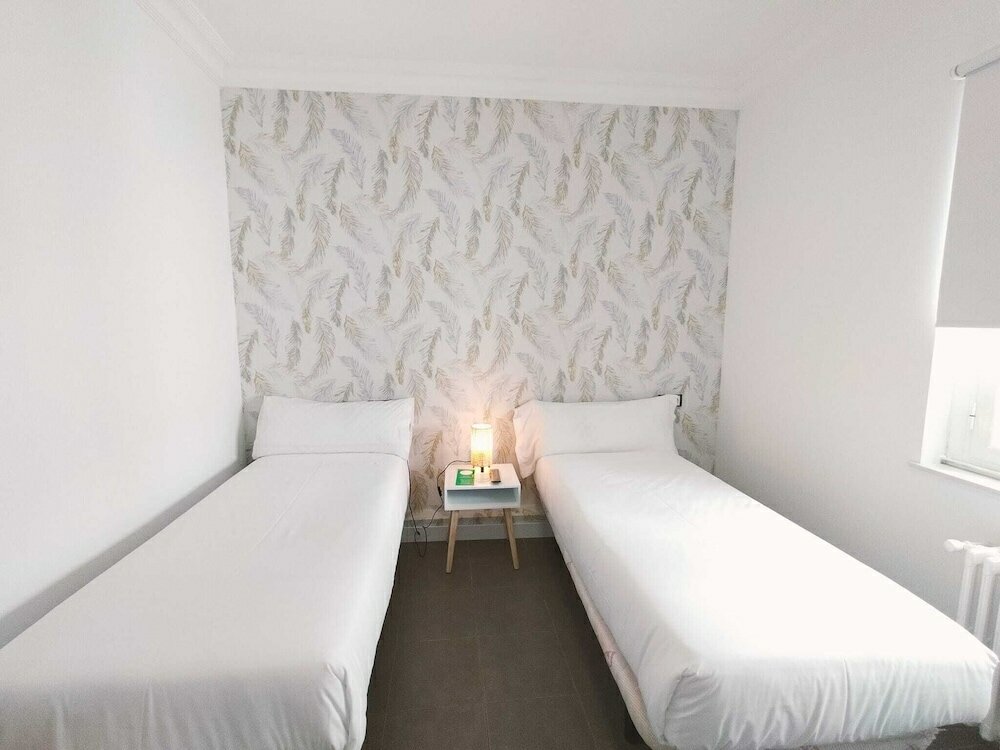 Фото Hostal Gonzala by gaiarooms