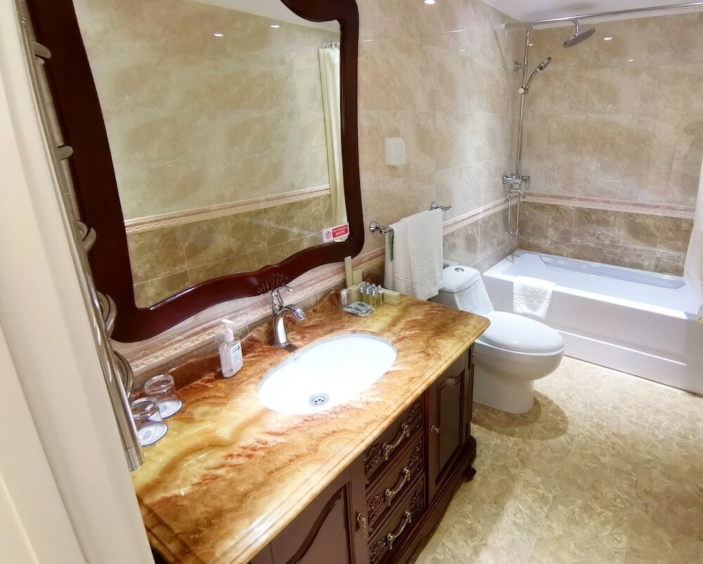 Фото Bayangol Hotel