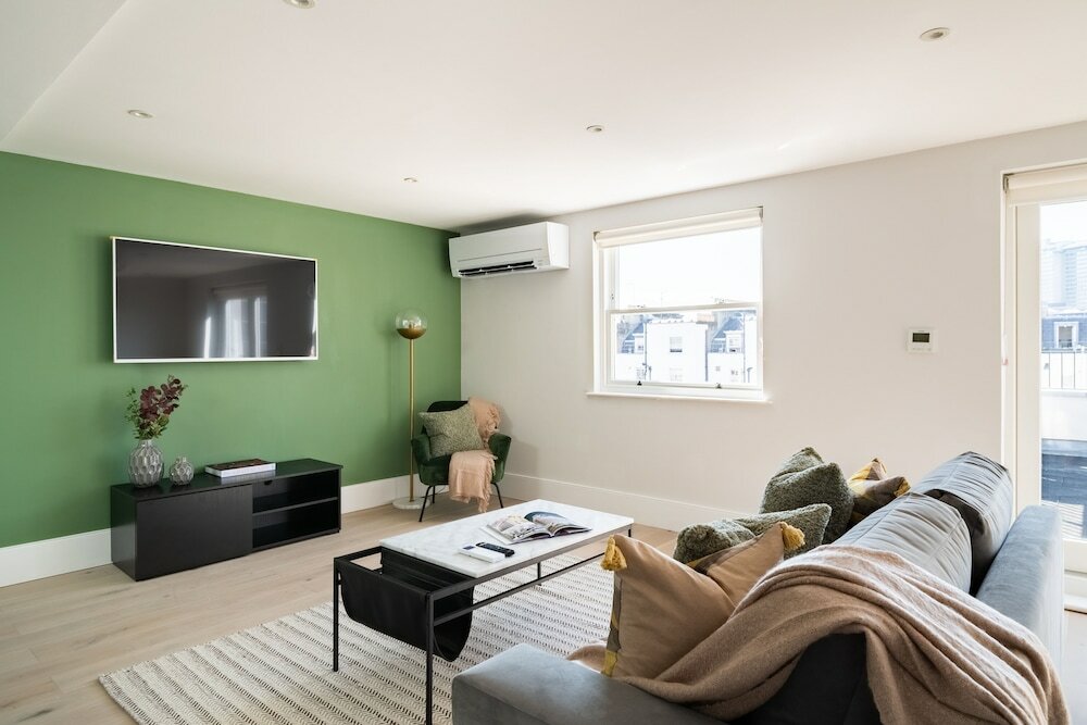 Фото 2 Queensberry Place by Stayo