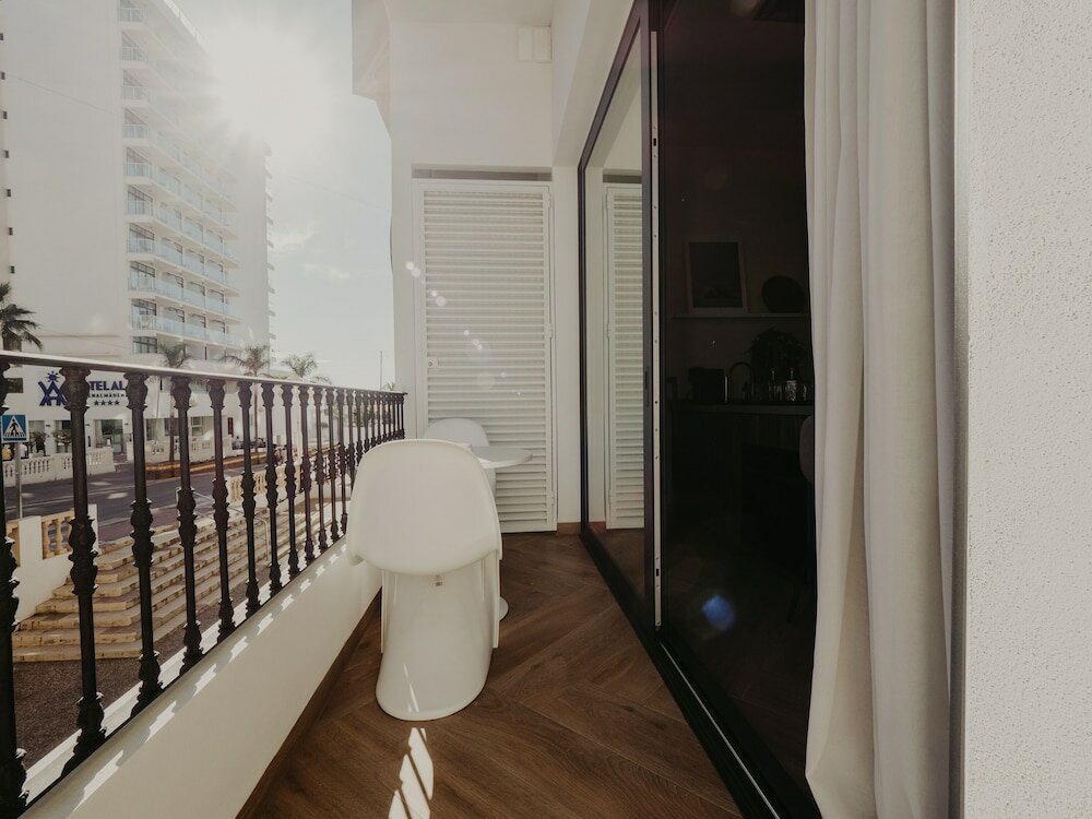 Фото Comfy Studios