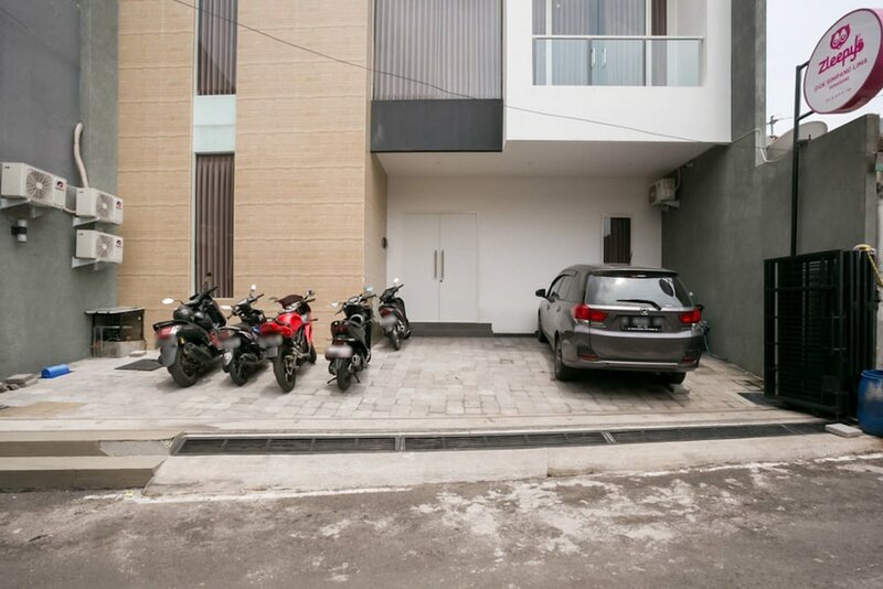 Гостиница RedDoorz Syariah near Lapangan Pancasila Simpang Lima в Семаранге