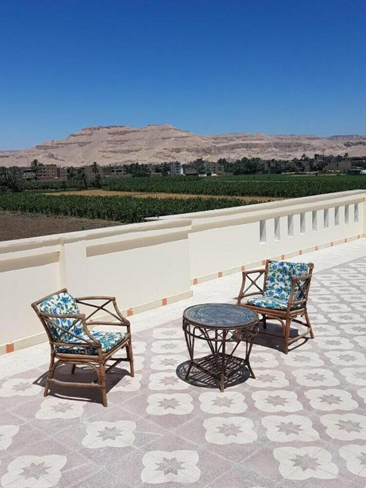 Фото Elsanosy Family Guest House - Luxor