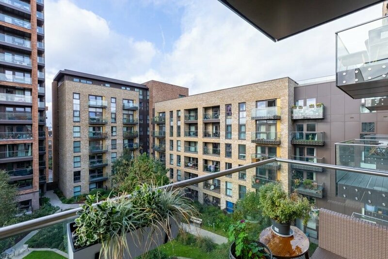 Гостиница Stunning 1bedroom Flat W/balcony - Surrey Quays! в Лондоне