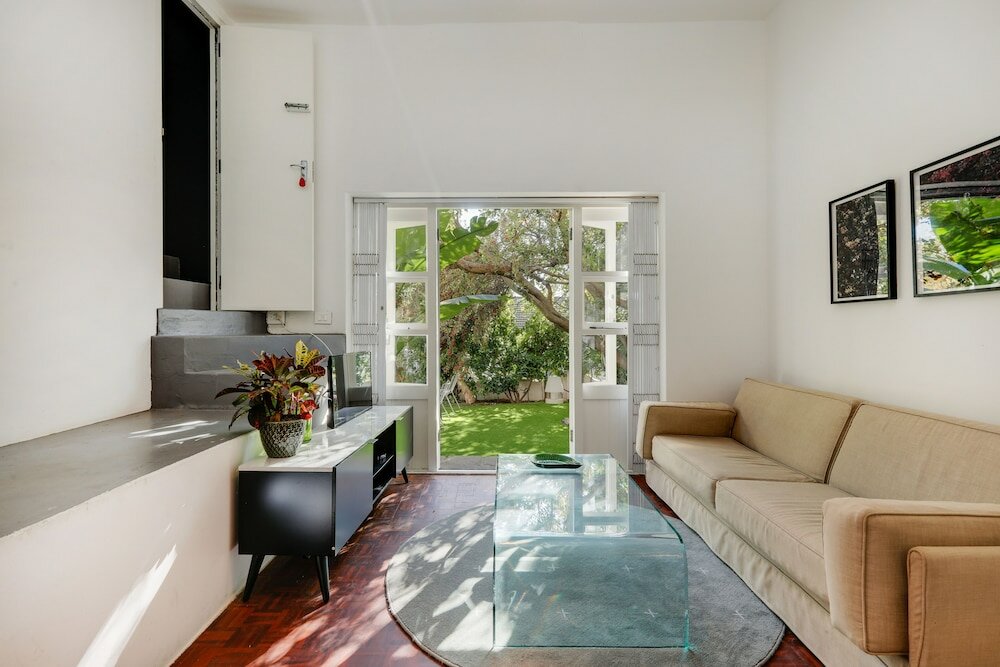 Фото Victorian Manor Apartment