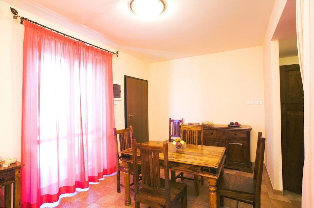 Фото Residence with swimming pool in Sorano