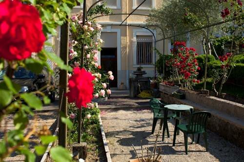 Гостиница Hotel des Eaux в Экс-ле-Бене