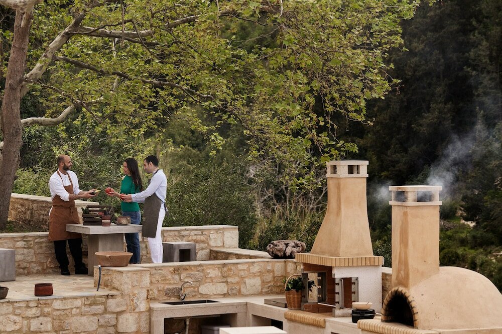 Фото Kapsaliana Village Hotel