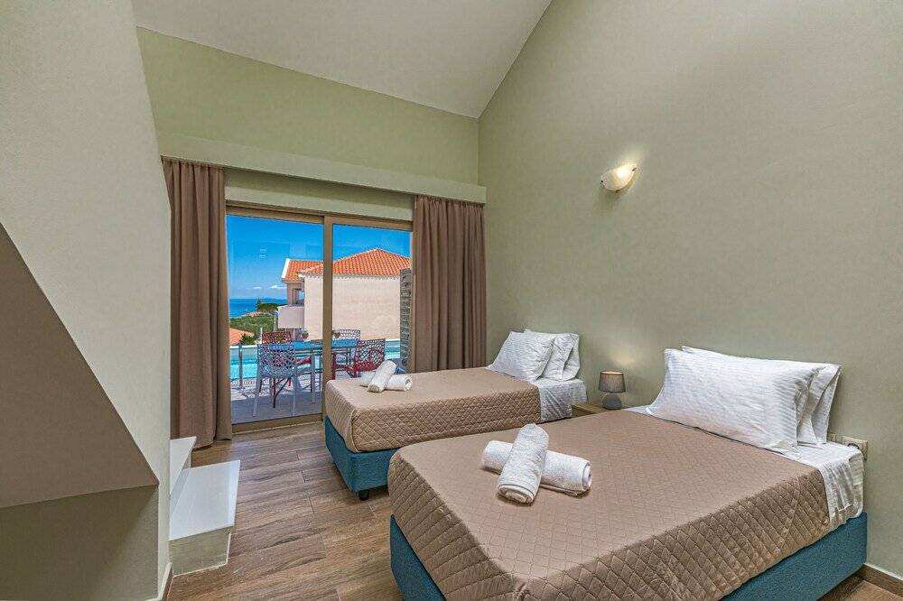 Фото Kozanos Suites with Private Pool