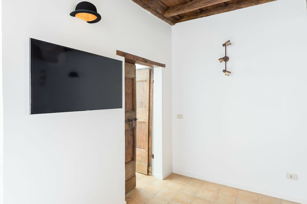 Фото A World Aparts - 13 T. Argentina