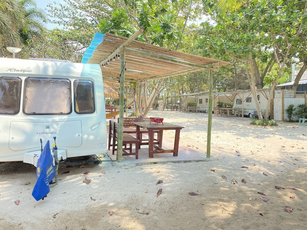 Фото Beach House Camp