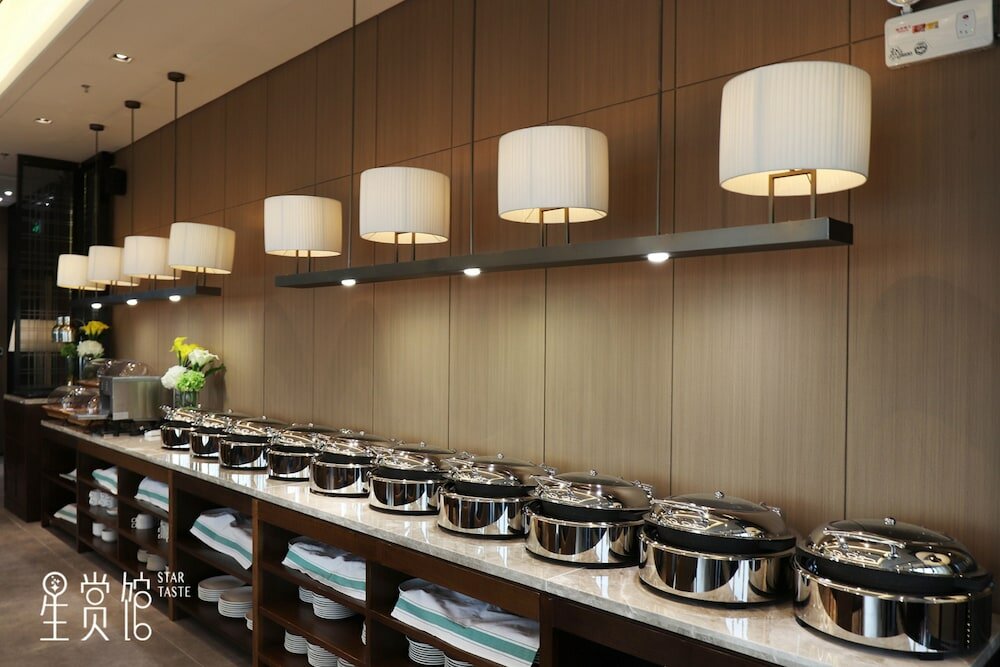 Фото Royal Star Apartment Central City Branch