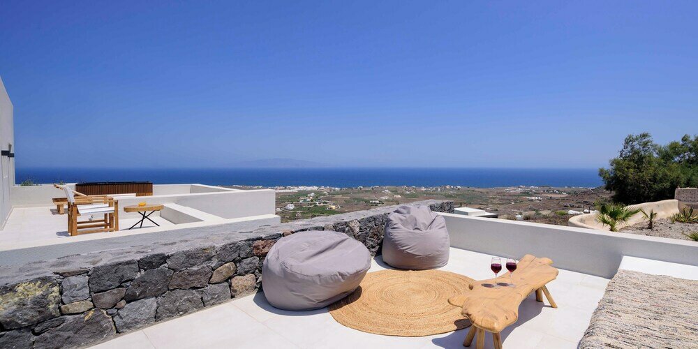 Фото RyoLithos Suites