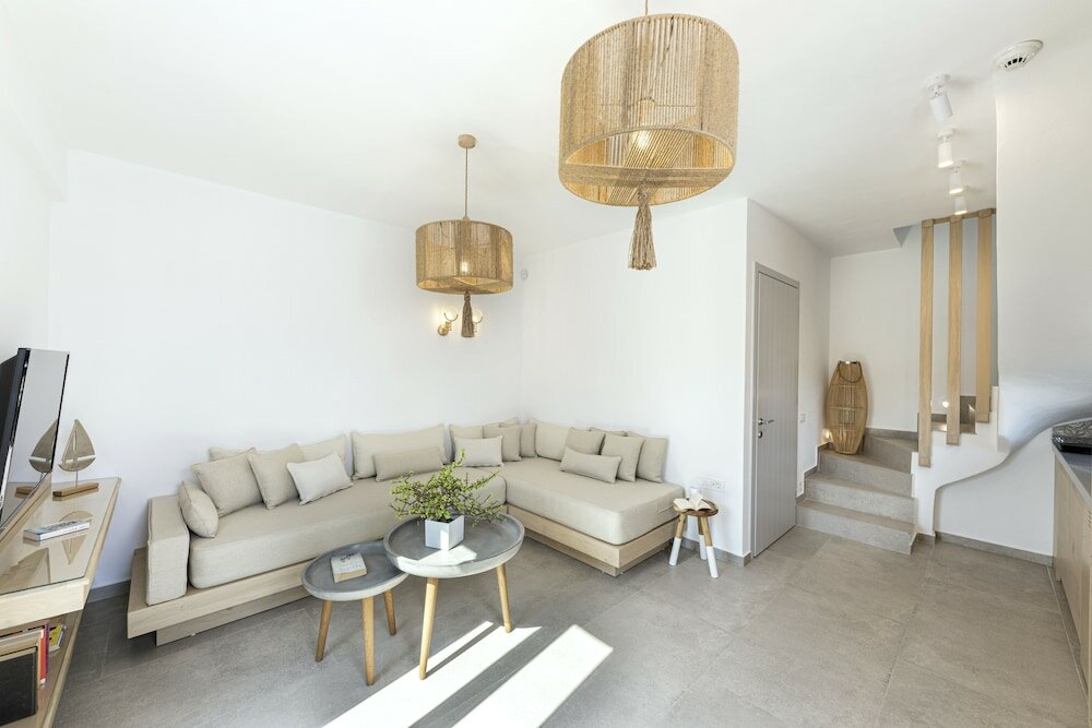 Фото Alafropetra Luxury Suites