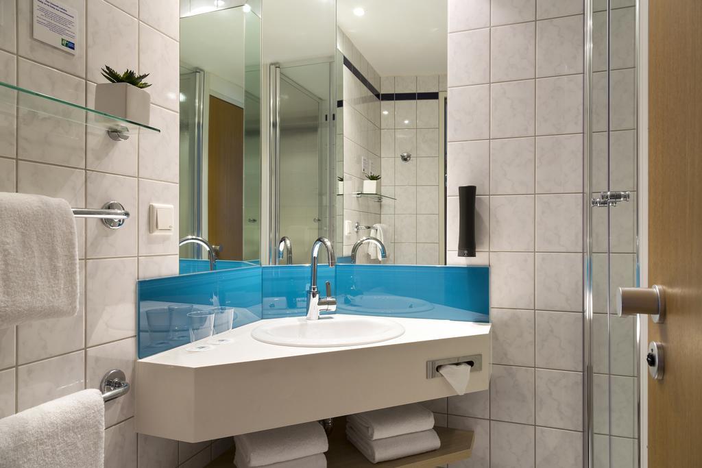 Фото Holiday Inn Express Dusseldorf - City North