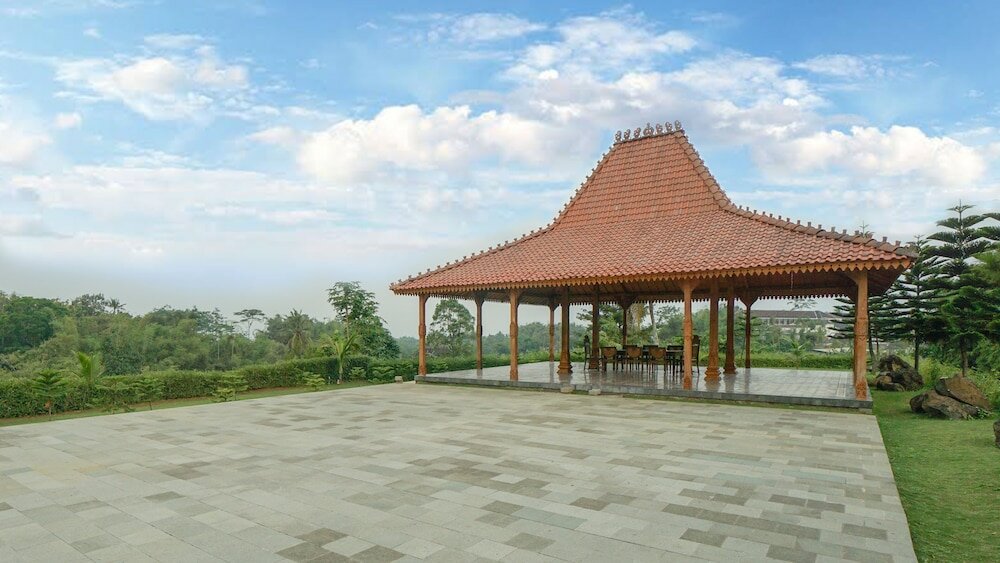 Фото Shanaya Resort Malang