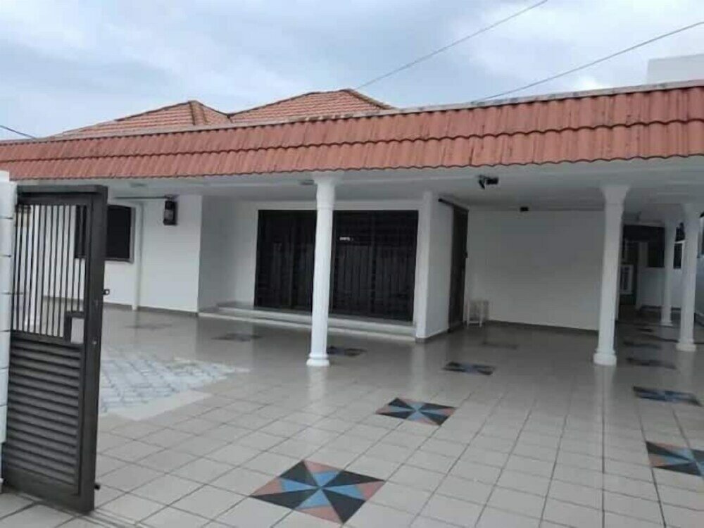 Фото Malacca Town Tranquerah Cluster Home
