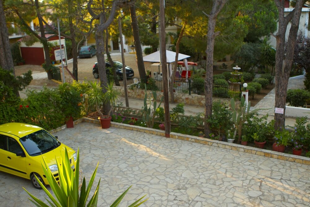 Фото Pyrgaraki Studios and Apartments