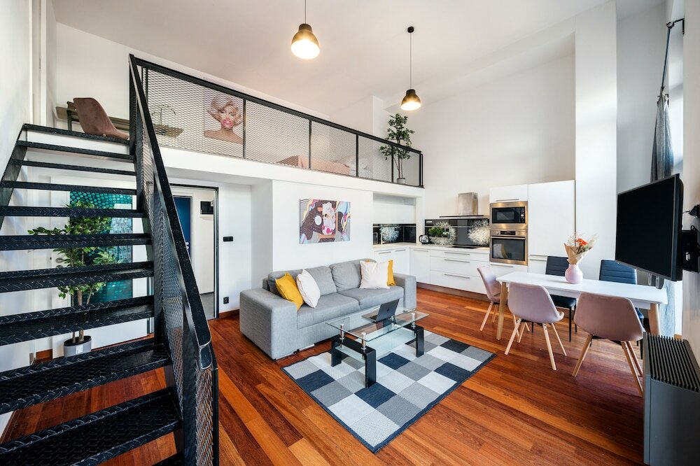 Фото 2-level apartments on Krizikowa st