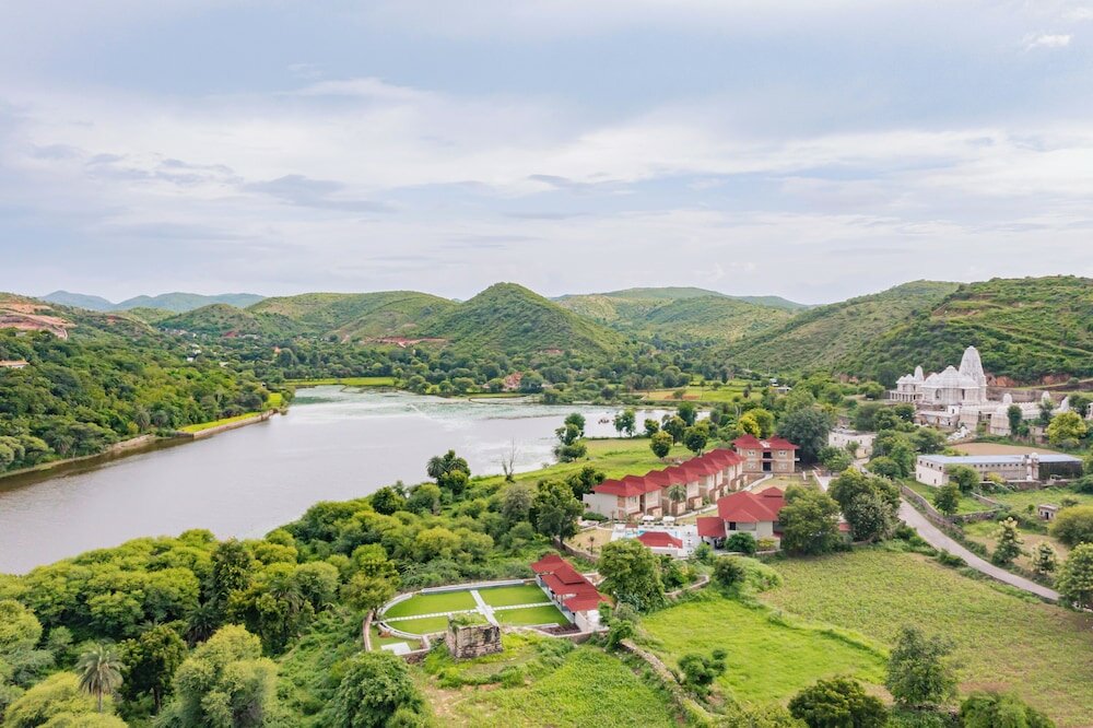 Фото Sarasiruham Resort Private Pool Villa