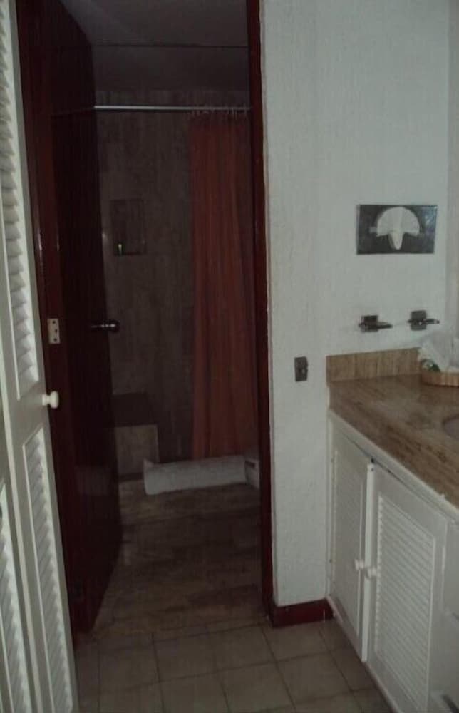 Фото Solymar Cancun Condos