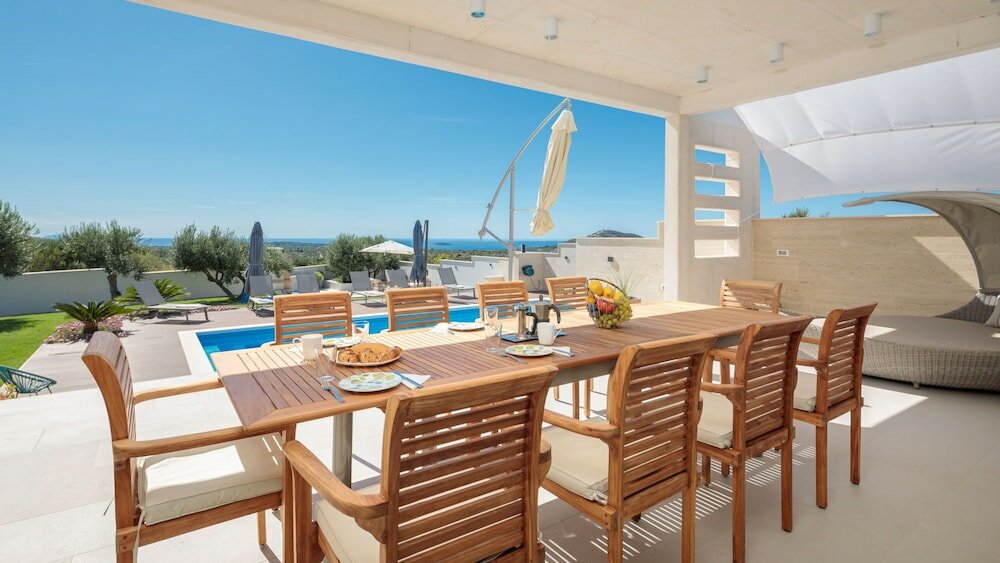 Фото Luxury Villa Cinderella with Swimming Pool