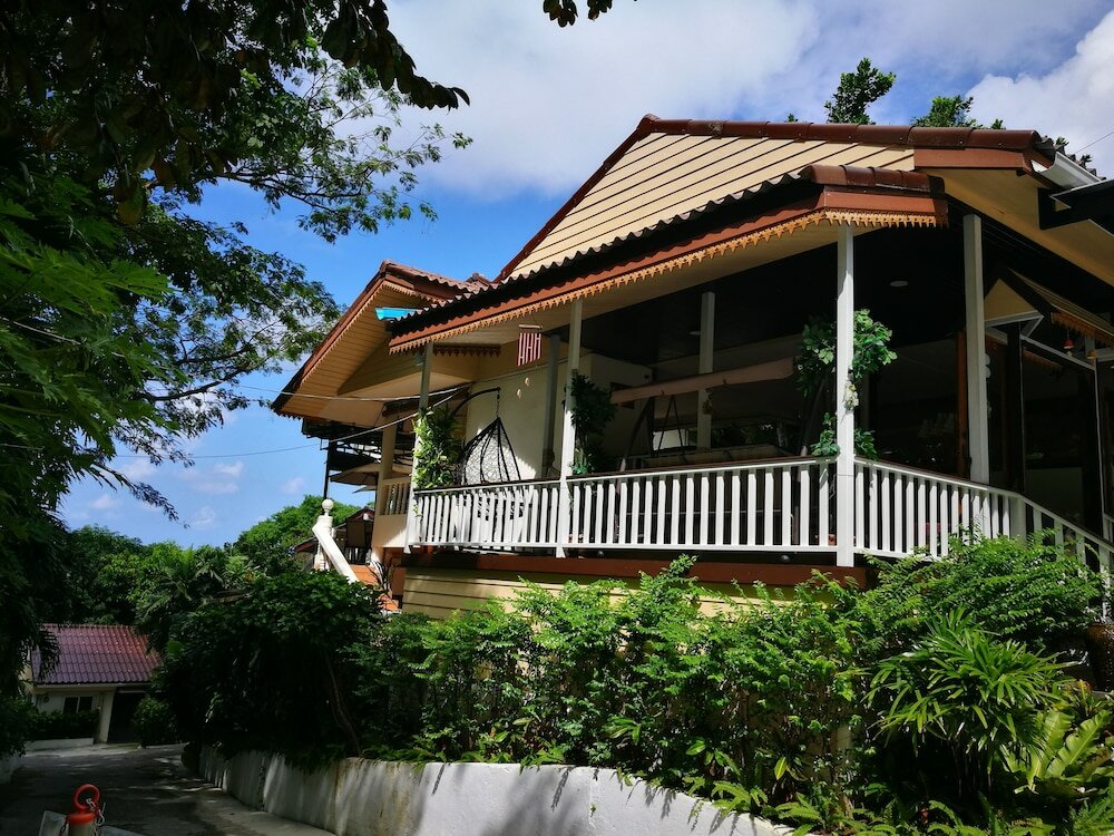 Фото On The Hill Karon Resort