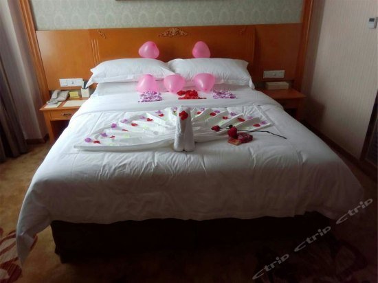 Фото Helong Hotel