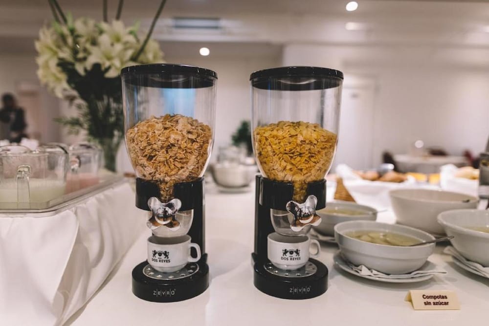 Фото Dos Reyes Hotel