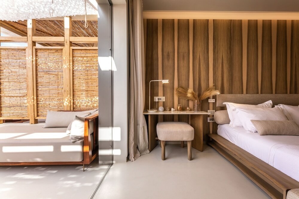 Фото Avgoustos Suites - Adults only