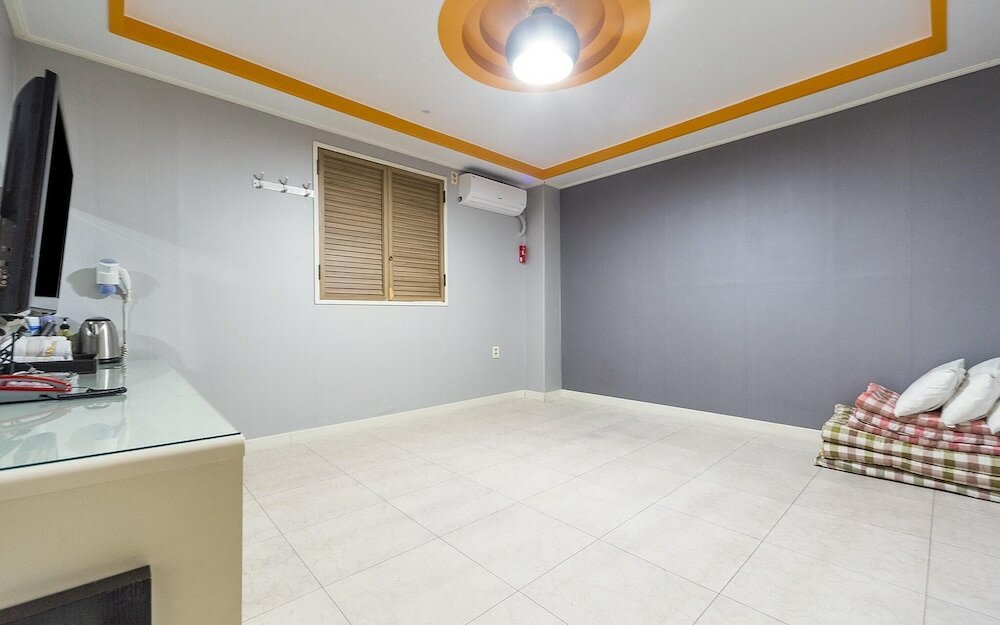 Фото Yeosu Hotel Sixty