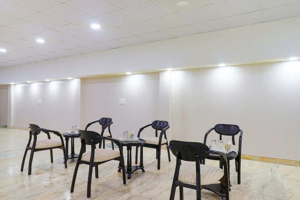 Фото Fabhotel The Premium Suits