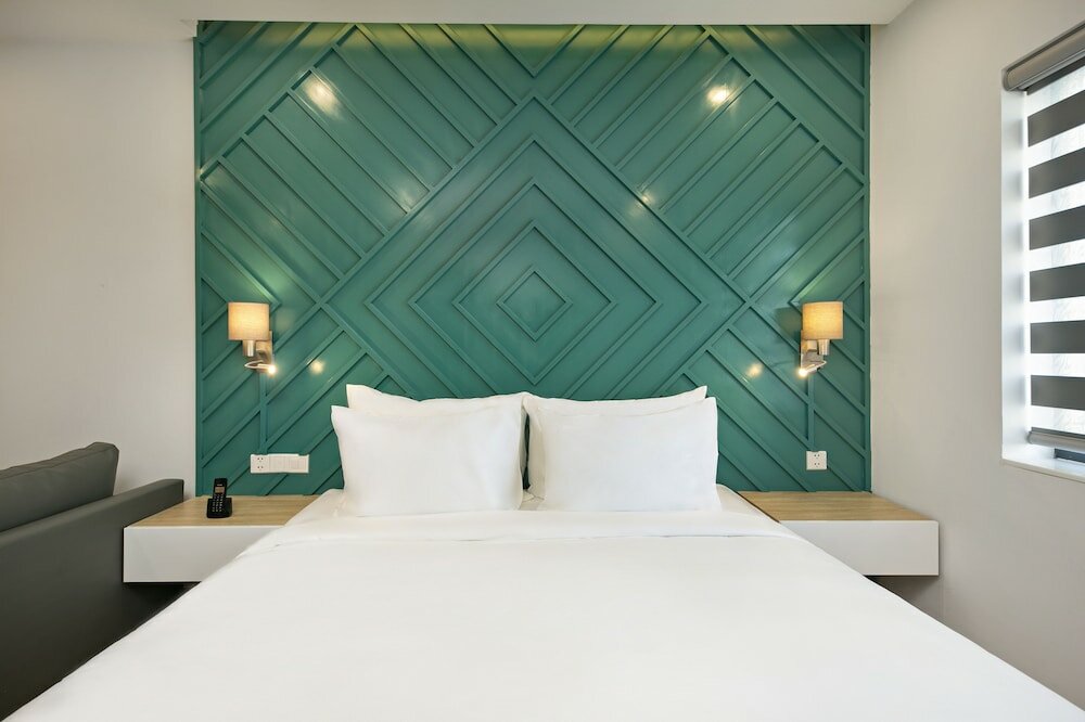 Фото Dolphin Hotel and Apartment