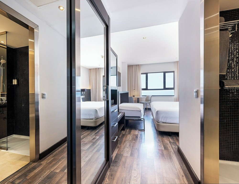 Фото Hotel Cádiz Paseo del Mar Affiliated by Meliá