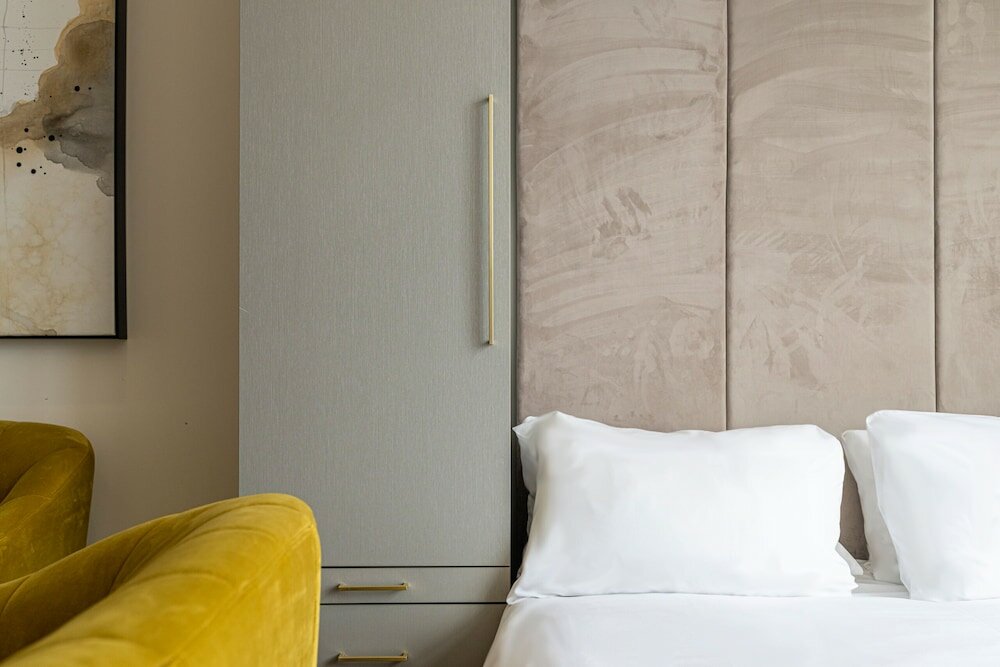 Фото Luxury Apartments Near Harrods and the Science Museum