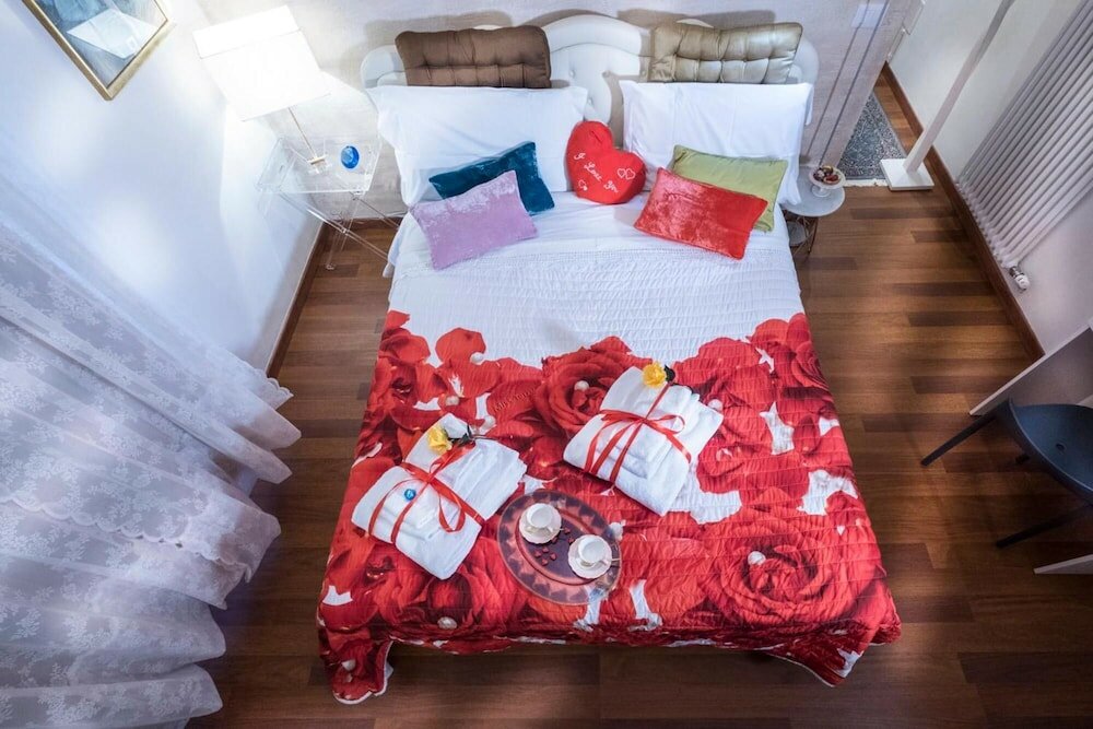 Фото Abbraccio di Romeo e Giulietta