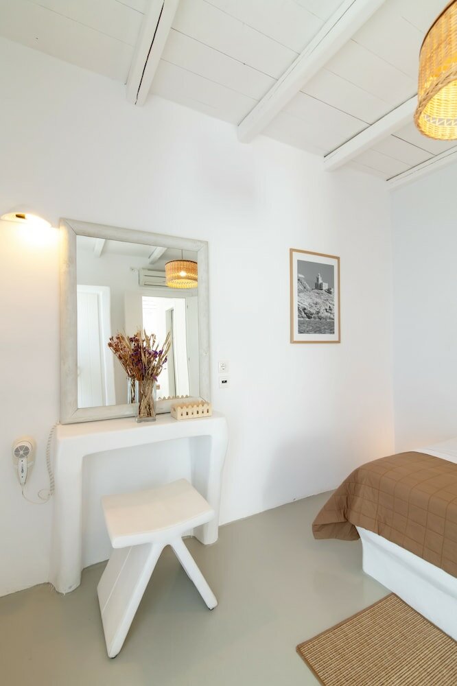 Фото Ninemia Suites & Open air SPA