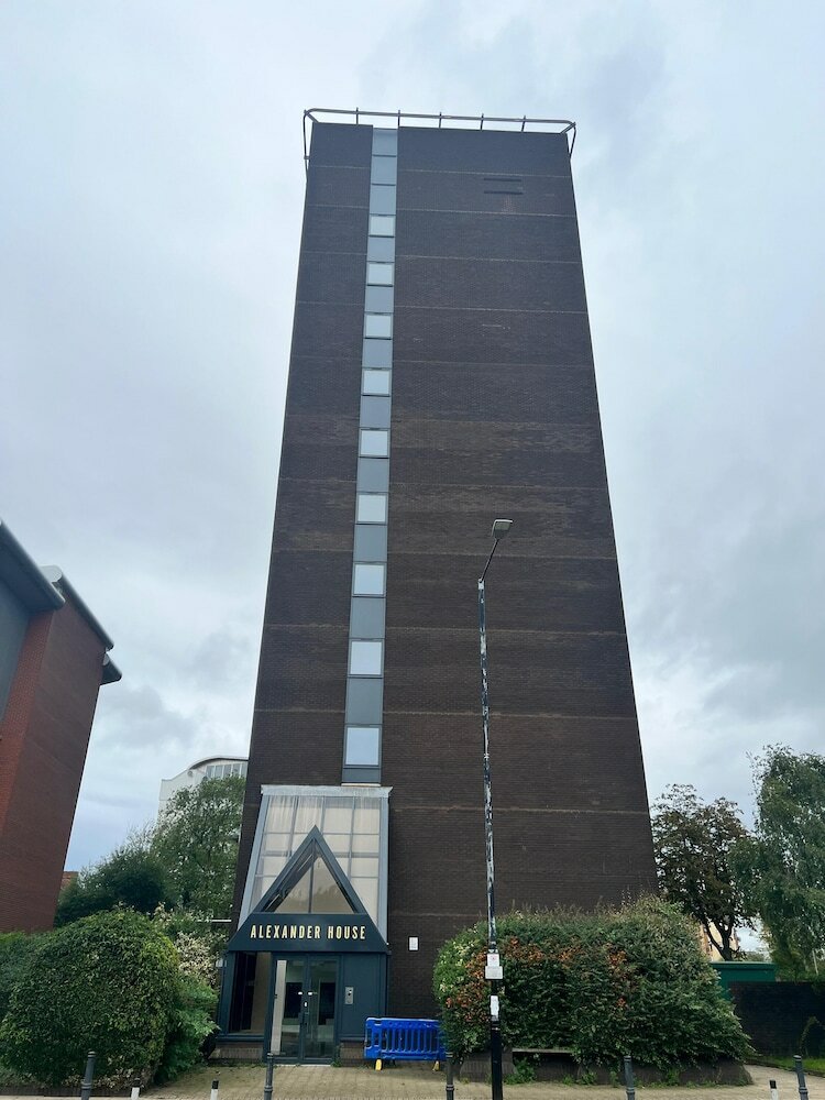 Фото 1 Bed Apartment near Old Trafford with Free car park