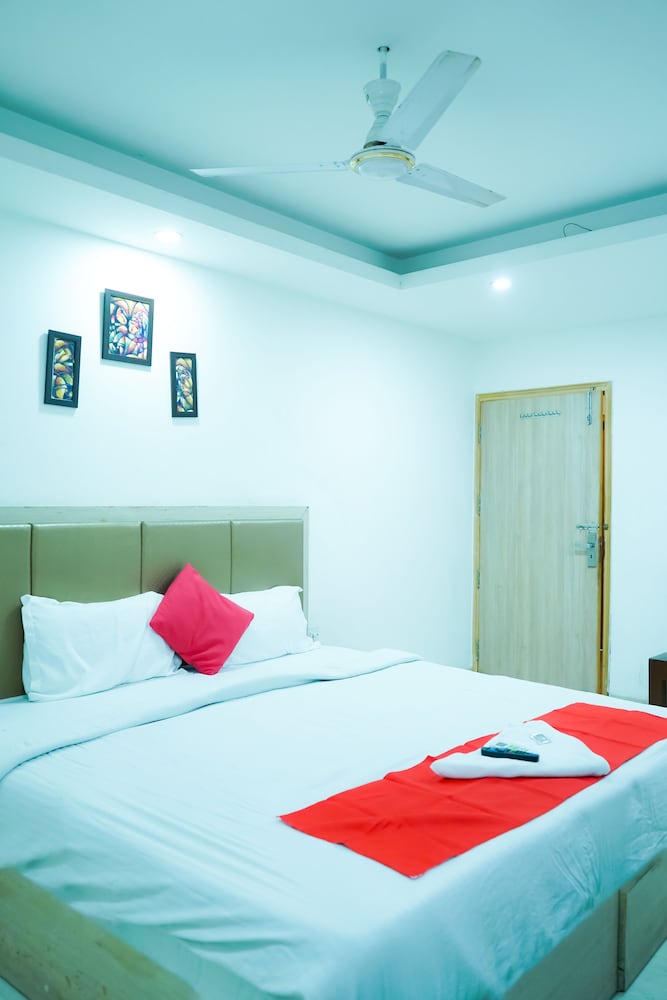 Фото Roomshala 054 Hotel Mahal