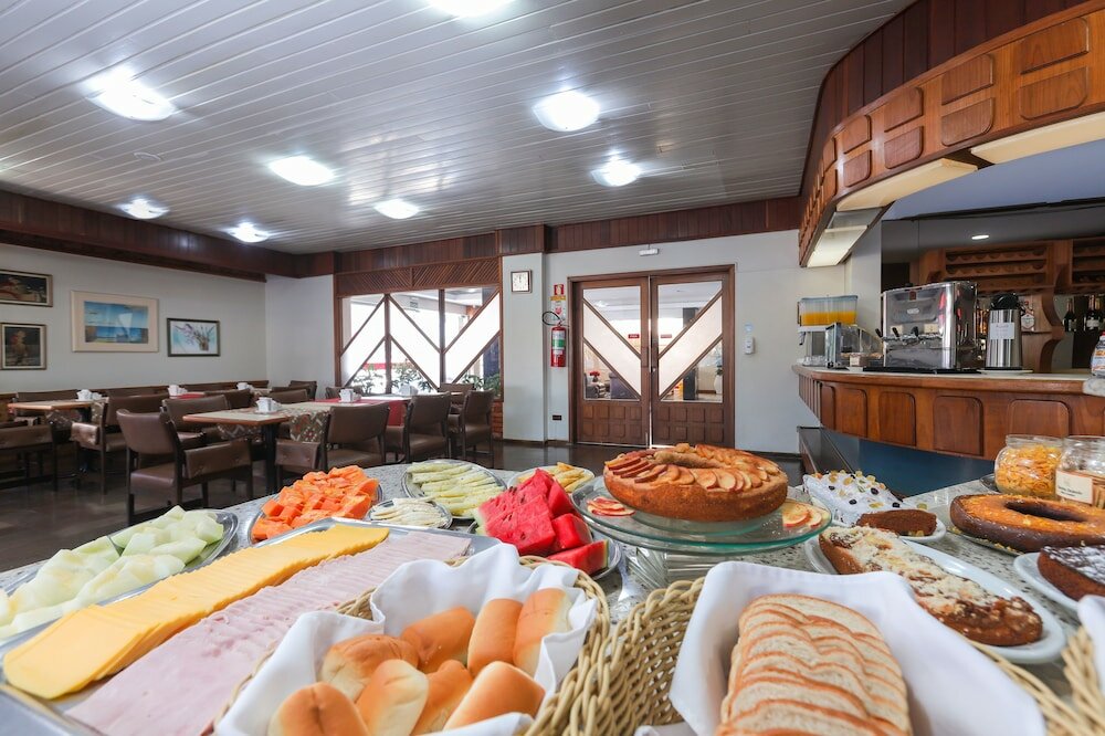 Фото Hotel Suárez Campo Bom