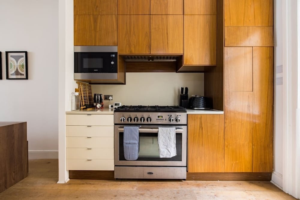 Фото The London Hideout - Glamorous 2bdr Flat With Garden