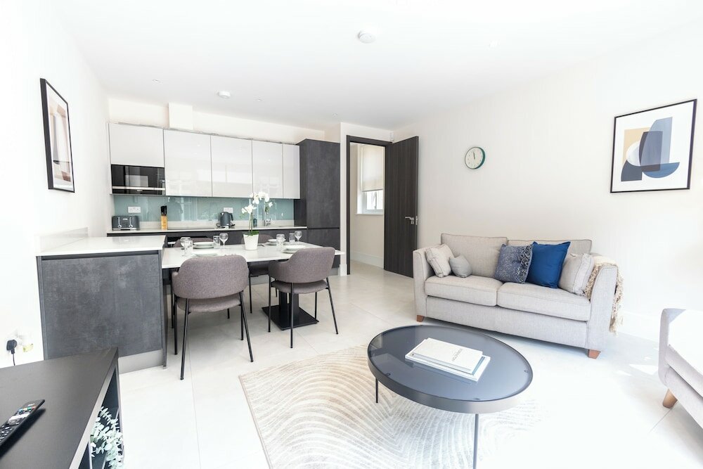 Фото Hungerford Rd Apts near stations by Sojo