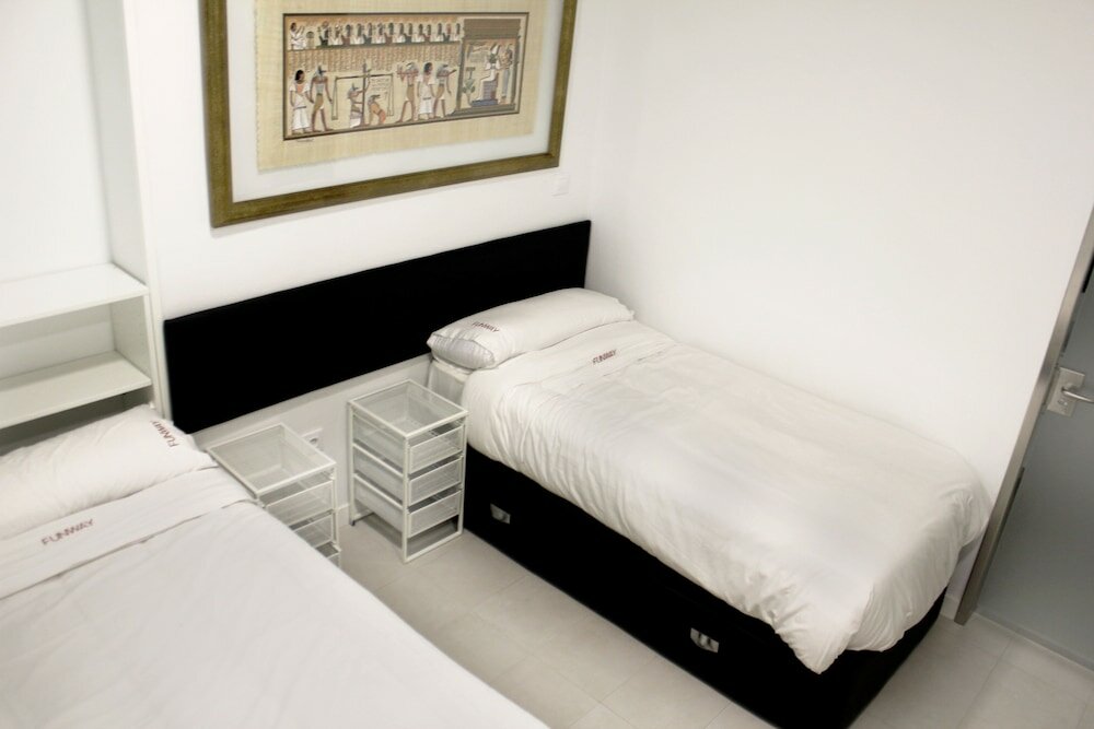 Фото Apartamentos Funway Hostel