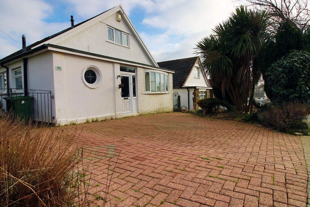 Фото Becky's Bungalow by Tŷ Sa - New Sleeps 8