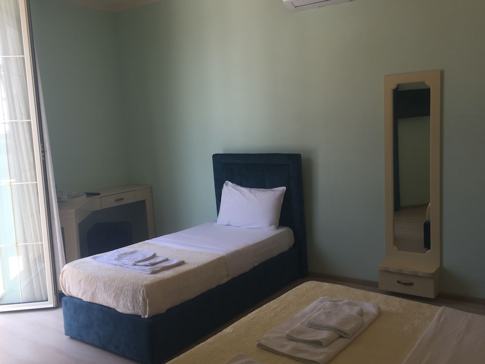 Фото Lukas Hotel